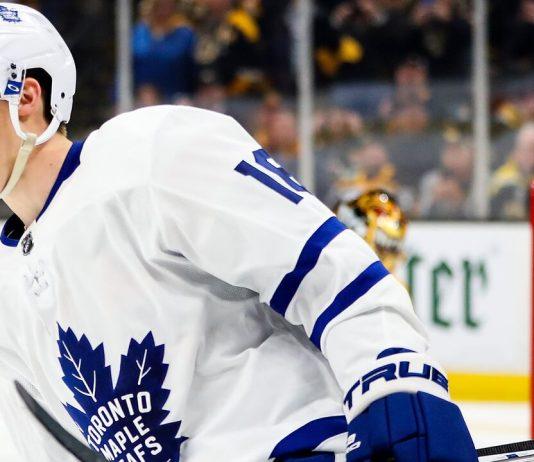 Maple Leafs a 9 puntos de los Boston Bruins