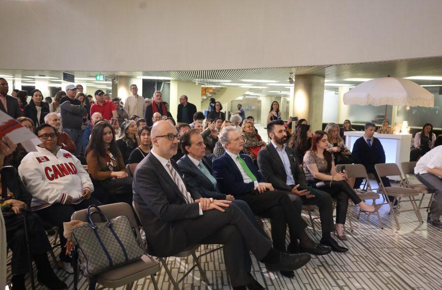 Toronto reconoce el valor del idioma español