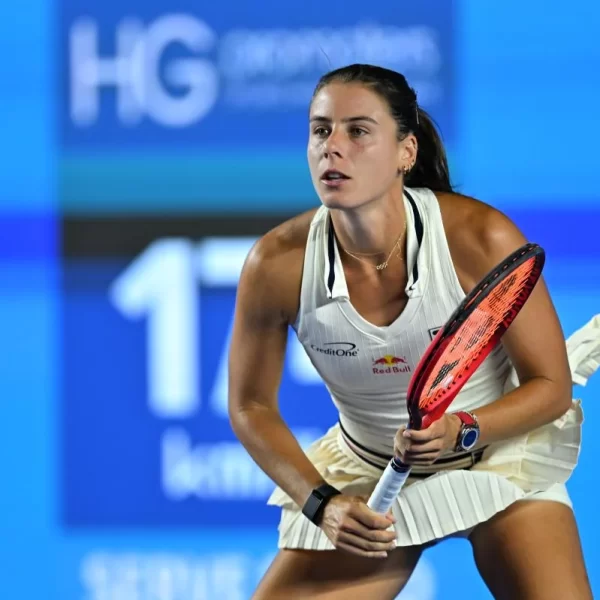 Emma Navarro vence a Mboko y conquista su primer título sobre arcilla en Estrasburgo