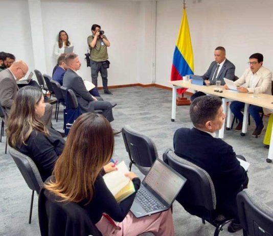 Informan avances de proceso de paz entre Gobierno y EGC en Colombia