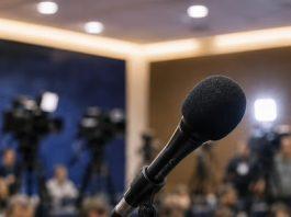 Polémica en el Mundial: FIFA prohíbe el español en conferencias y desata la ira de la prensa