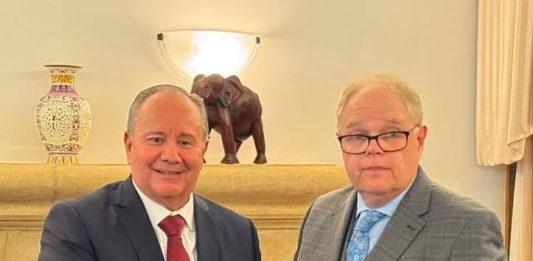 Un libro muestra relaciones bilaterales entre Perú y Canadá
