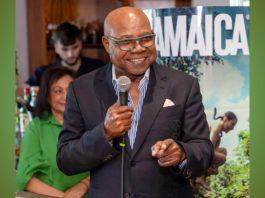 Jamaica presenta estrategia turística para captar 10 millones de visitantes