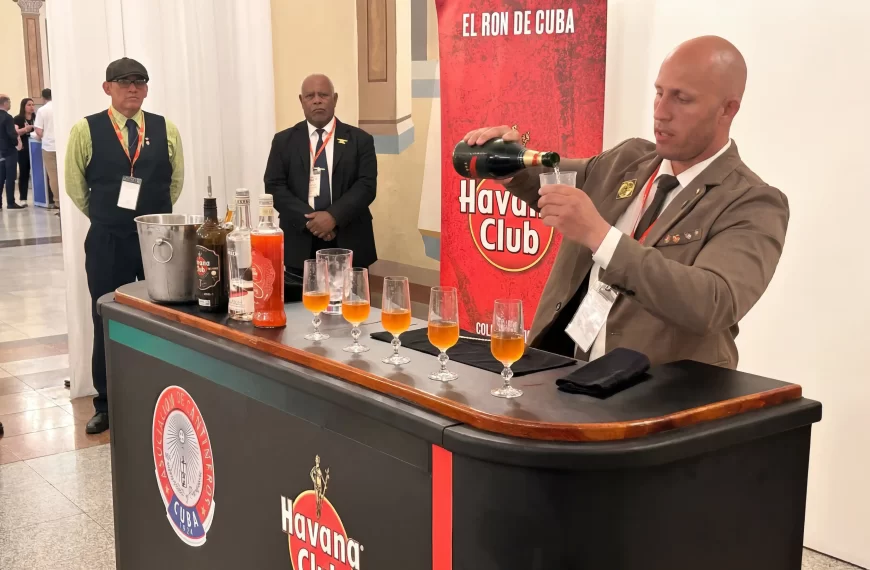Nuevos campeones de la cantina cubana
