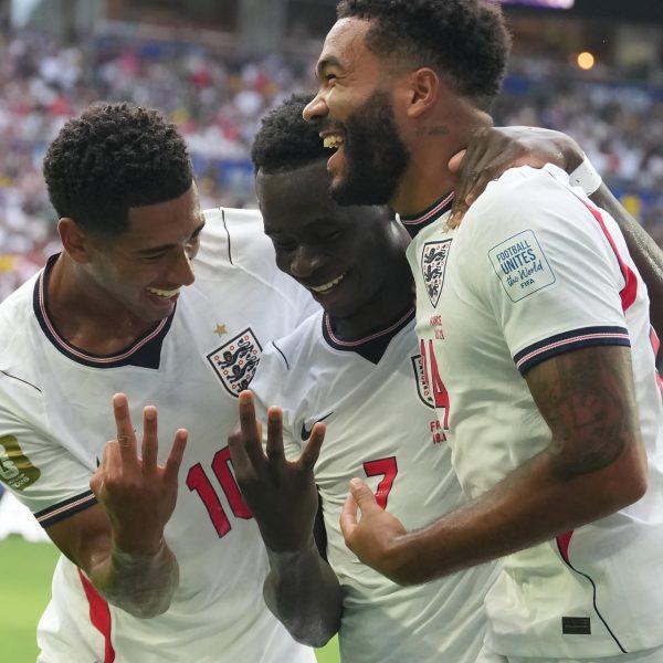 Inglaterra gana a Francia en el partido que no querían jugar