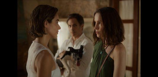 Humor, política y juegos de ficción en Hombre al agua. Entrevista a Gael García Bernal