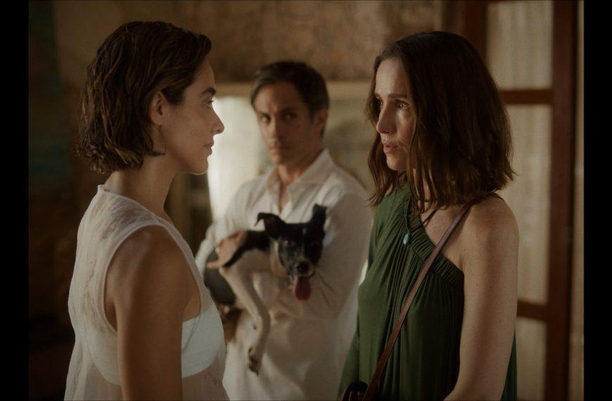 Humor, política y juegos de ficción en Hombre al agua. Entrevista a Gael García Bernal