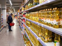 Consumo sigue cayendo en Argentina, y sube la inflación mayorista