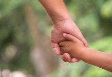 ¿Puedo incluir en mi patrocinio de pareja a un hijo que vive fuera de Canadá?