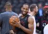 Leonard sigue junto a los Raptors
