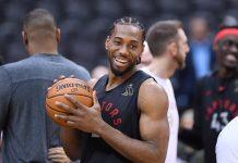Leonard sigue junto a los Raptors