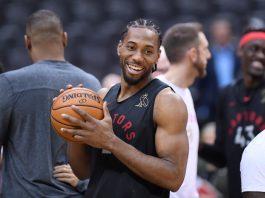 Leonard sigue junto a los Raptors