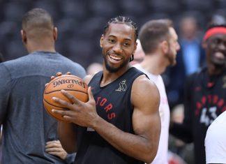 Leonard sigue junto a los Raptors