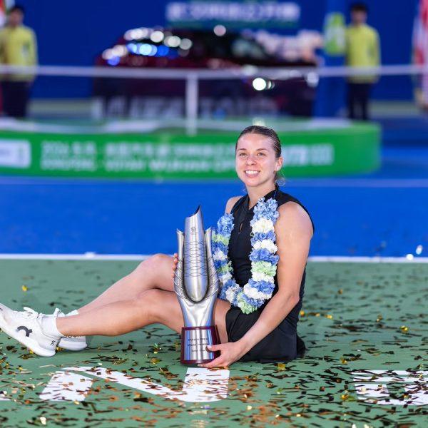 Chwalińska sorprende en Wuhan y conquista su primer título WTA 1000